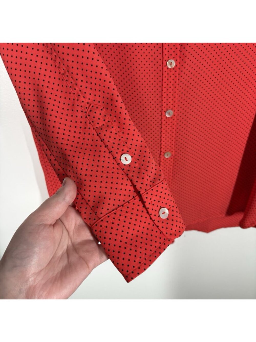 Foxcroft Women SZ 8 Red Black Polka Dot Long Sleeve Button Up Blouse - Picture 5 of 12